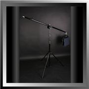 中號(hào)頂燈架在專業(yè)攝影服務(wù)中的關(guān)鍵作用與選購(gòu)指南